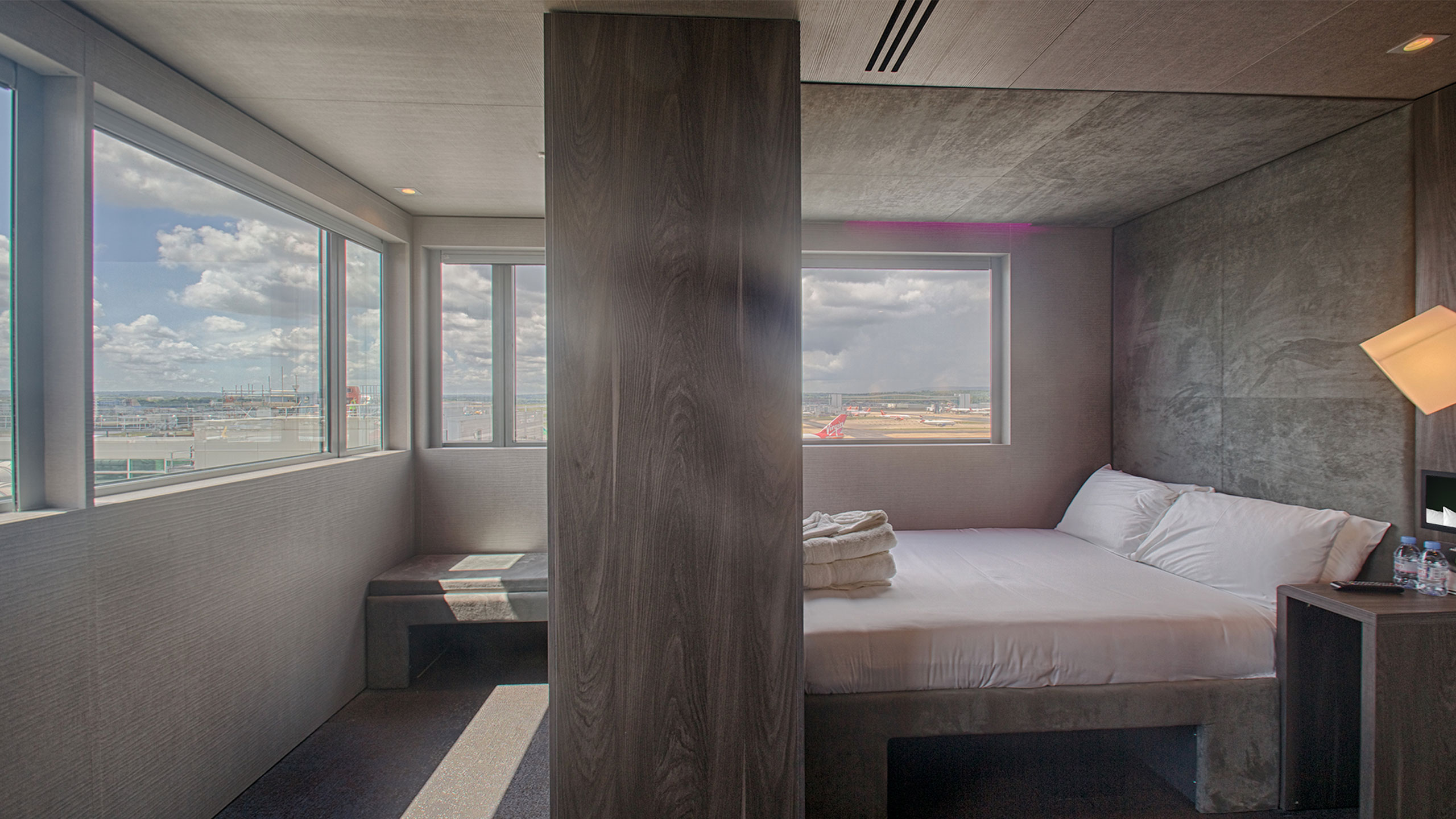 Aspire_Room_Gatwick2 - BLOC Hotels 429.jpg (528 KB)