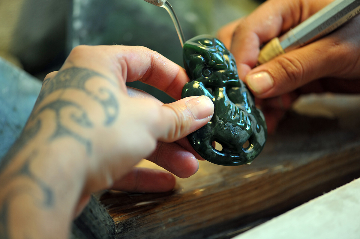 pounamu-carving.jpg (247 KB)